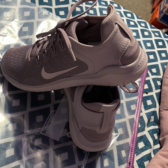 Worn twice but still in good condition Nike Free Run in mauve/blush pink - Picture 4 of 7